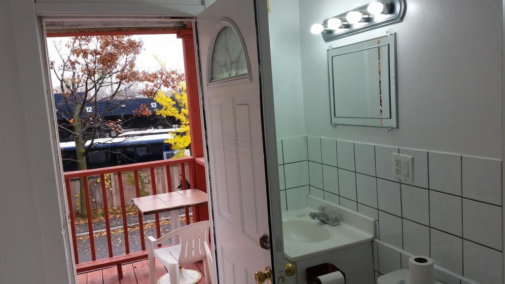 A Voyageur'S Guest House 渥太華 外观 照片